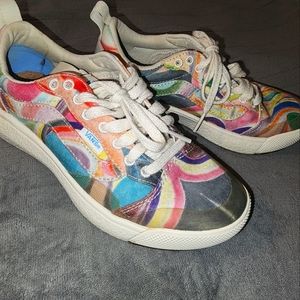 Women's 6 Van's Ultra Range Exo Swirl